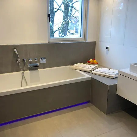 ヴィラ Outstanding 9 Bedroom With Pool In *