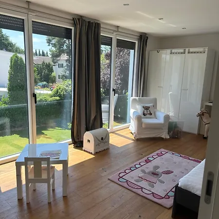 Outstanding 9 Bedroom With Pool In ヴィラ ミュンヘン