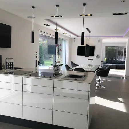 Outstanding 9 Bedroom With Pool In * Monaco di Baviera