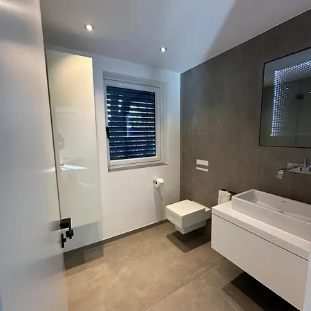 빌라 Outstanding 9 Bedroom With Pool In