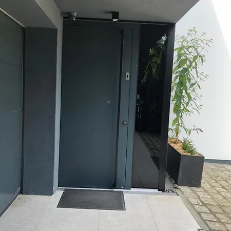 Outstanding 9 Bedroom With Pool In 뮌헨