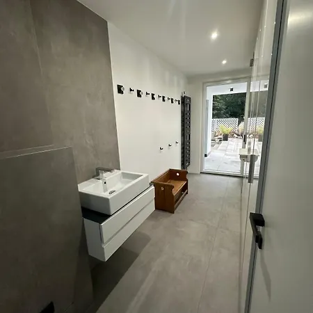 Outstanding 9 Bedroom With Pool In *