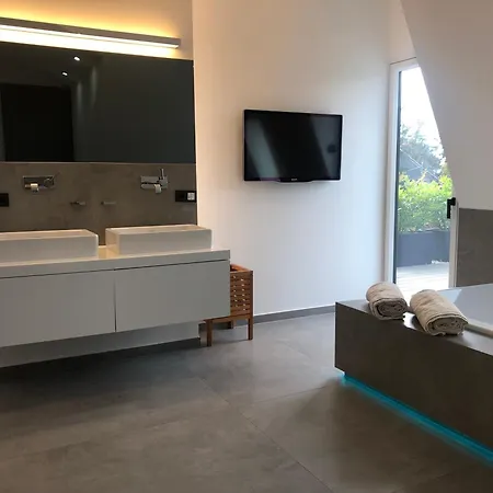 빌라 Outstanding 9 Bedroom With Pool In 뮌헨